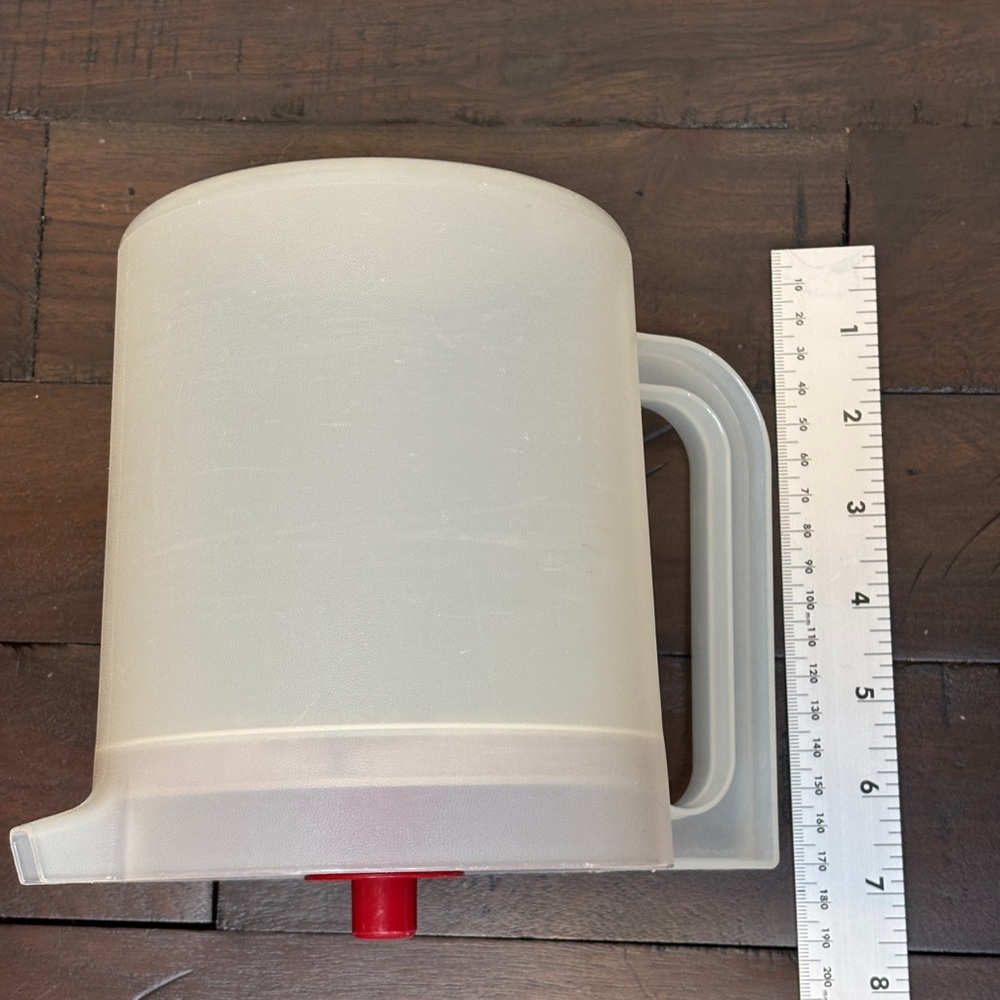 Vintage Tupperware Pitcher 1.5 quart sheer with red push-button sealing lid - Picture 7 of 8